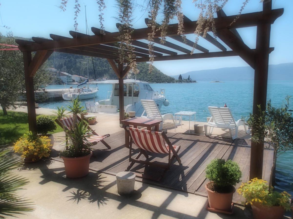 Apartments By The Sea Blace, Neretva Delta - Usce Neretve - 16068 ภายนอก รูปภาพ