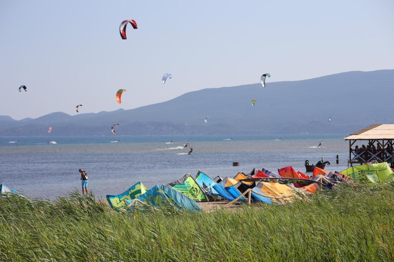 Apartments By The Sea Blace, Neretva Delta - Usce Neretve - 16068 ภายนอก รูปภาพ