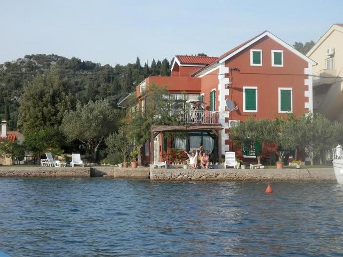 Apartments By The Sea Blace, Neretva Delta - Usce Neretve - 16068 ภายนอก รูปภาพ