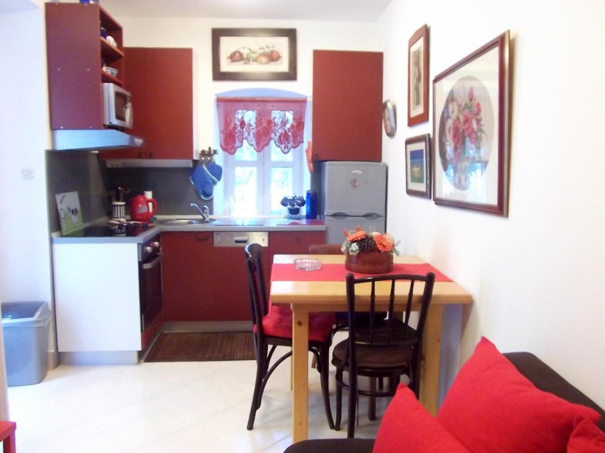 Apartments By The Sea Blace, Neretva Delta - Usce Neretve - 16068 ภายนอก รูปภาพ